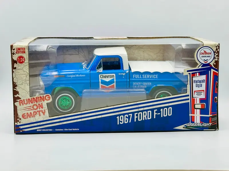 1:24 1967 Ford F-100 Pickup Truck -- Chevron *Chase Version* -- Greenlight 1