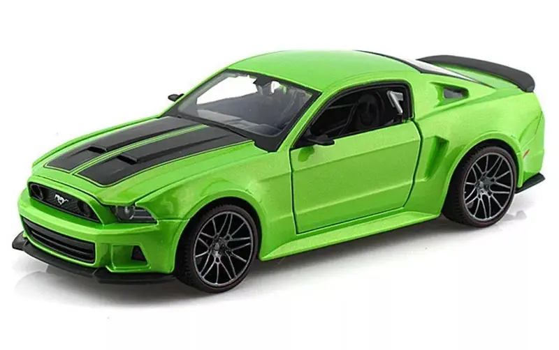 1:24 2014 Ford Mustang Street Racer -- Green -- Maisto 1
