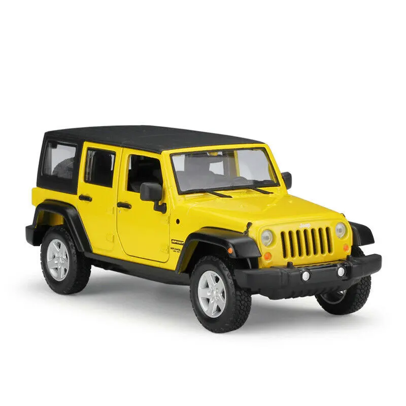 1:24 2015 Jeep Wrangler Unlimited -- Yellow W/Black Top -- Maisto 1