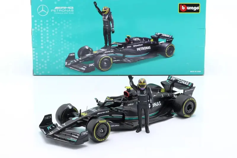 1:24 2023 Lewis Hamilton -- #44 W14e Mercedes-Amg Petronas -- Bburago F1 1