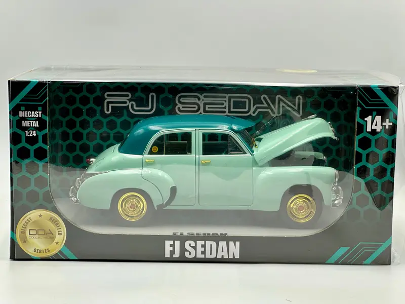 1:24 Holden Fj Sedan -- *Chase Version* Green 2-Tone W/Gold Accents -- Dda 1