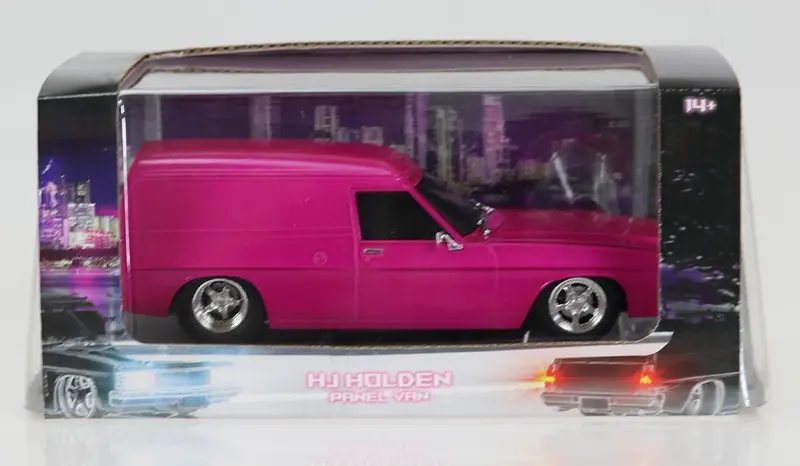 1:24 Holden Hj Sandman -- Bubblegum Pink -- Dda Collectibles: Spectra Rides 1