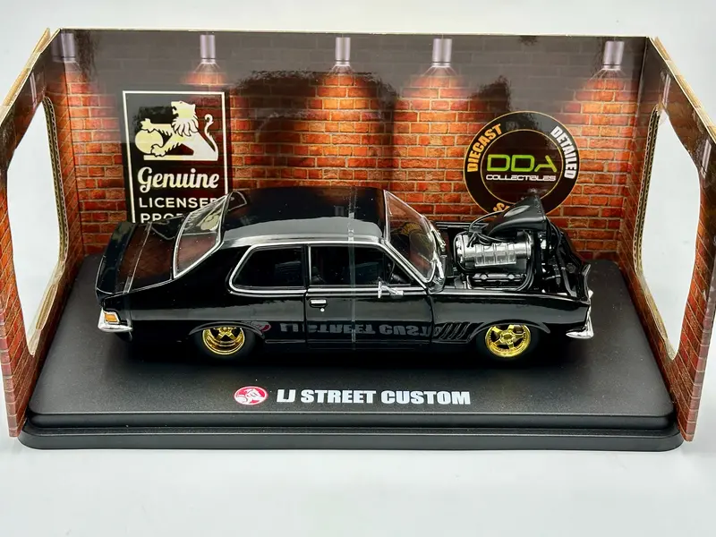 1:24 Holden Lj Torana Supercharged -- *Chase Version* Black/Blue -- Dda 1