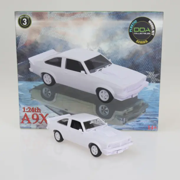 1:24 Holden Lx Torana A9x -- Plastic Kit -- Dda Collectibles 1