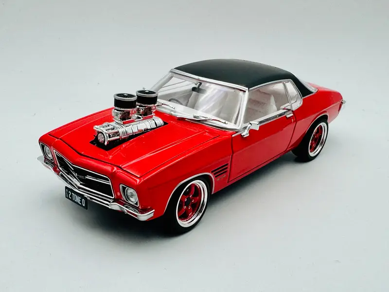 1:24 Holden Monaro Hq Gts -- Red/Black W/Supercharger -- Dda/Greenlight 1