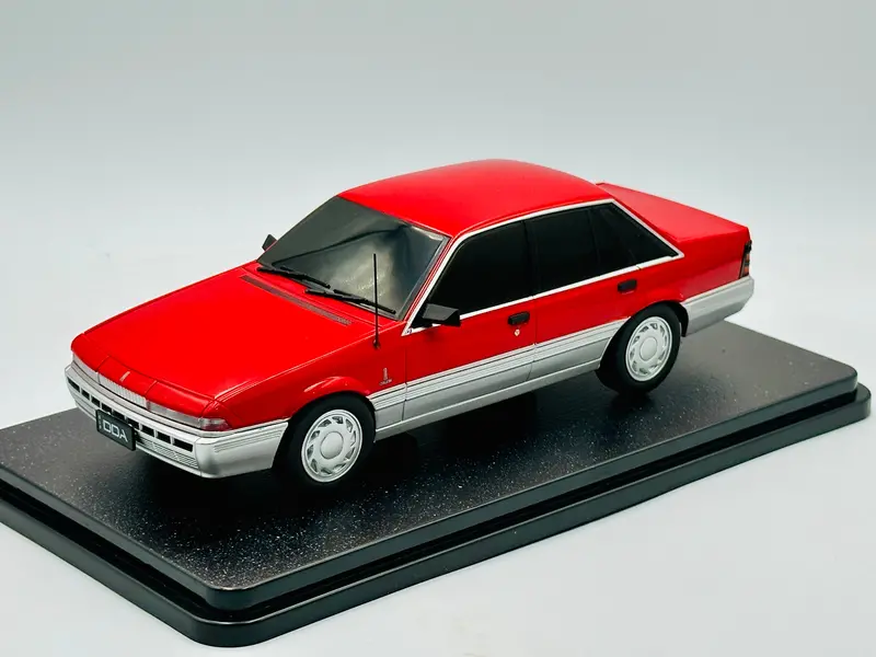 1:24 Holden Vl Calais -- Red/Silver -- Dda Collectibles: Spectra Rides 2