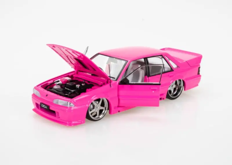 1:24 Holden Vl Commodore Walkinshaw - Custom -- Pink -- Dda Collectibles 1