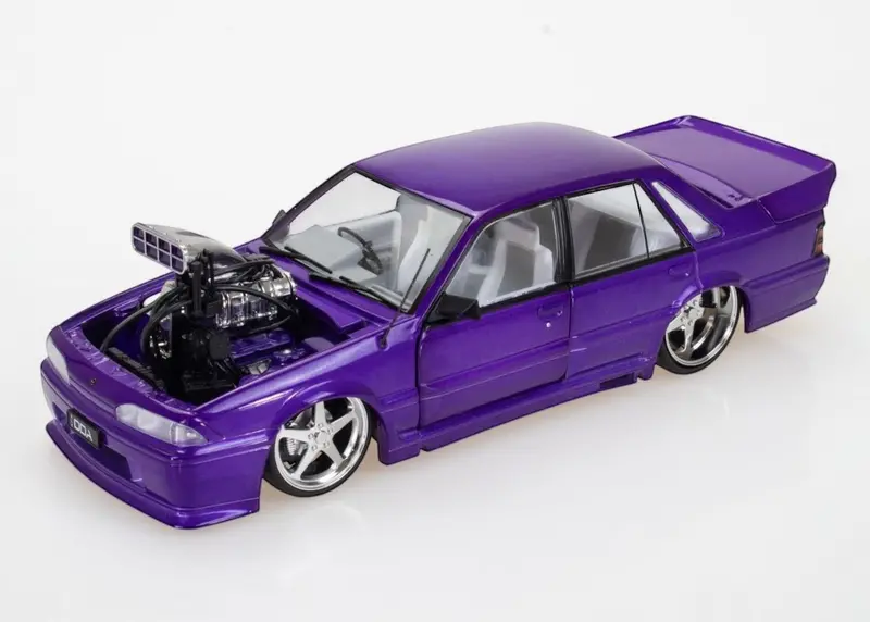 1:24 Holden Vl Commodore Walkinshaw - Supercharged -- Purple -- Dda Collectibles 1