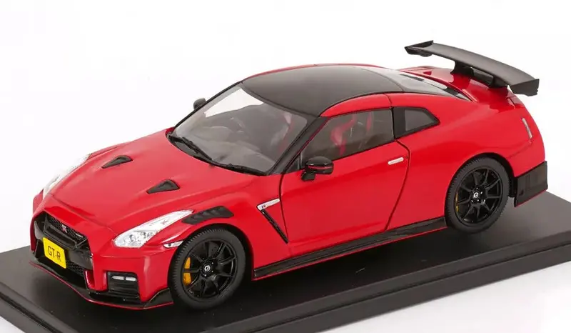1:24 Nissan R35 Gt-R Nismo -- Red/Black -- Whitebox 1
