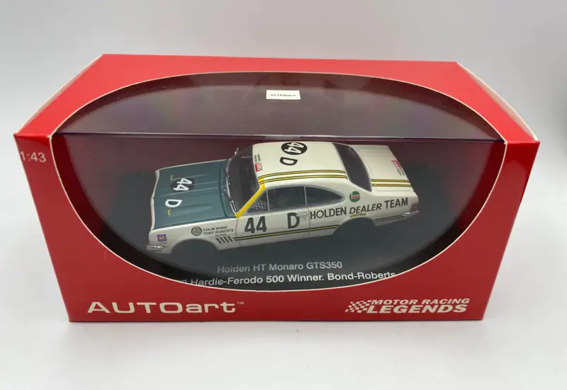 1:43 1969 Bathurst Winner -- Bond/Roberts -- Holden Ht Monaro -- Biante/Autoart 1