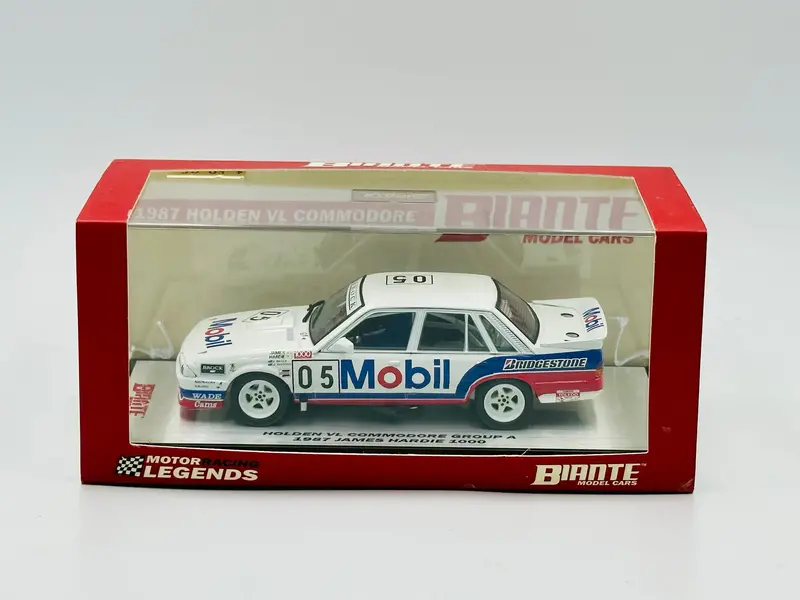 1:43 1987 Bathurst Peter Brock/Parsons -- Holden Vl Commodore -- Biante 1