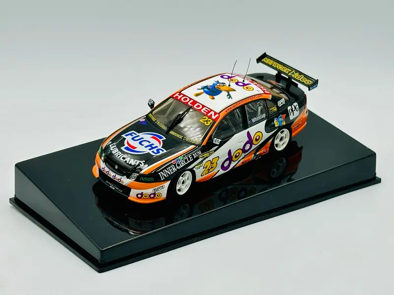 1:43 2005 Jamie Whincup -- #23 Dodo -- Holden Vz Commodore -- Autoart 60565 1