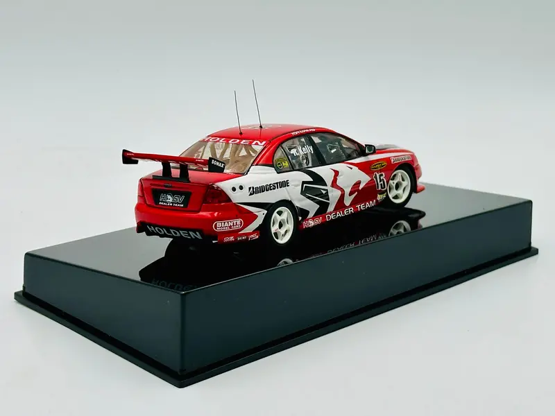 1:43 2005 Rick Kelly -- #15 Hsv Dealer Team -- Holden Vz Commodore -- Autoart 2