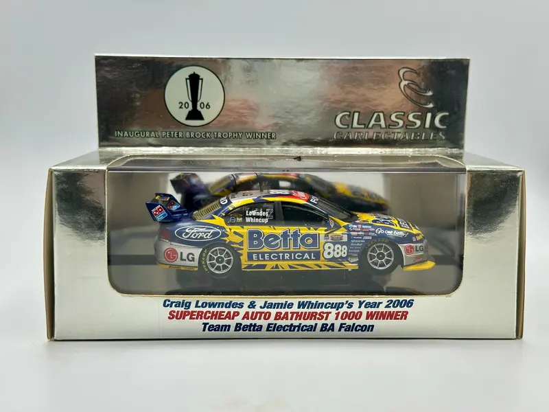 1:43 2006 Bathurst Winner -- #888 Lowndes/Whincup -- Classic Carlectables 1