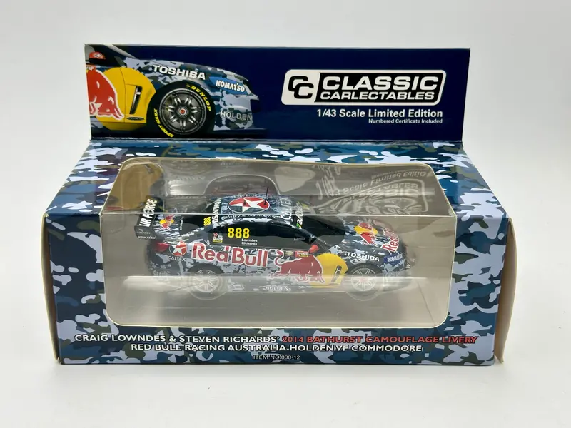 1:43 2014 Bathurst Lowndes/Richards -- Air Force Livery -- Classic Carlectables 1