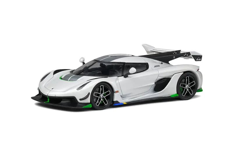1:43 2021 Koenigsegg Jesko -- Pearl White -- Solido 1