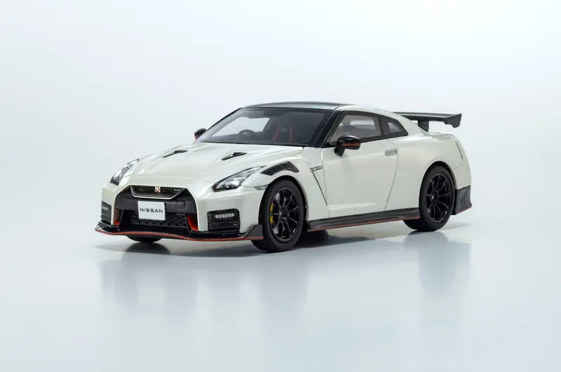 1:43 2022 Nissan R35 Gt-R Nismo Special Edition -- White -- Kyosho 1