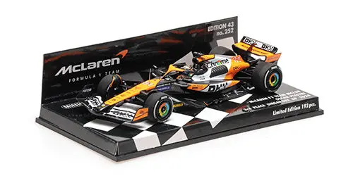 1:43 2024 Oscar Piastri -- Singapore Gp -- #81 Mclaren Mcl38 -- Minichamps F1 1