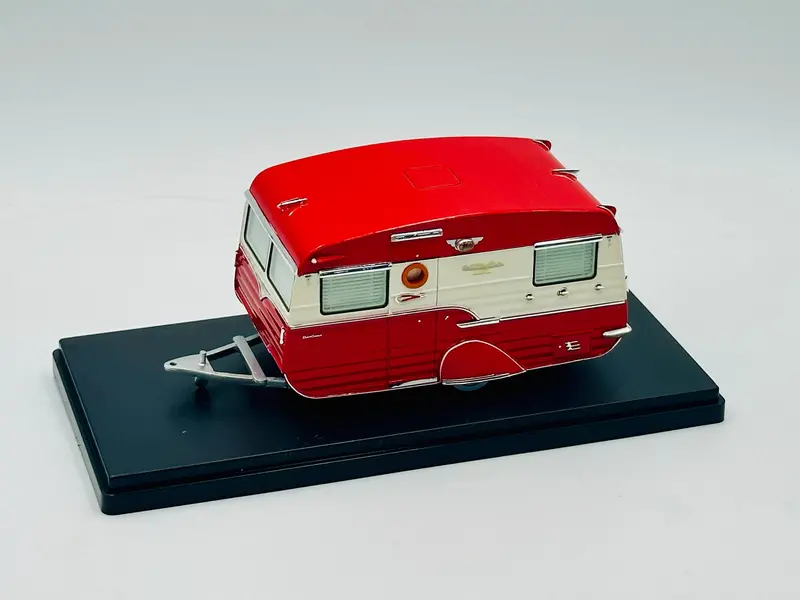 1:43 Classic Vintage Caravan -- Red/White -- Armco Model Cars 1