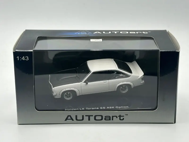 1:43 Holden Lx Torana A9x Hatchback -- Palais White -- Biante/Autoart 1