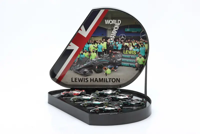 1:43 Lewis Hamilton 7 X World Champion Set -- Minichamps F1 2