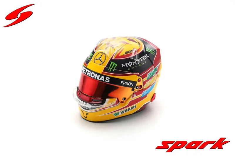 1:5 Helmet -- Lewis Hamilton - 2017 World Champion -- Mercedes -- Spark F1 1