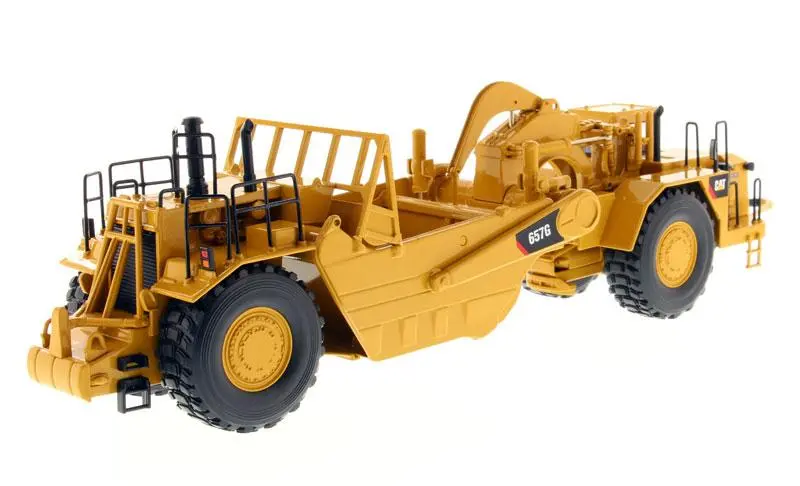 1:50 Cat 657G Wheel Tractor Scraper -- Diecast Masters Caterpillar 85175C 1