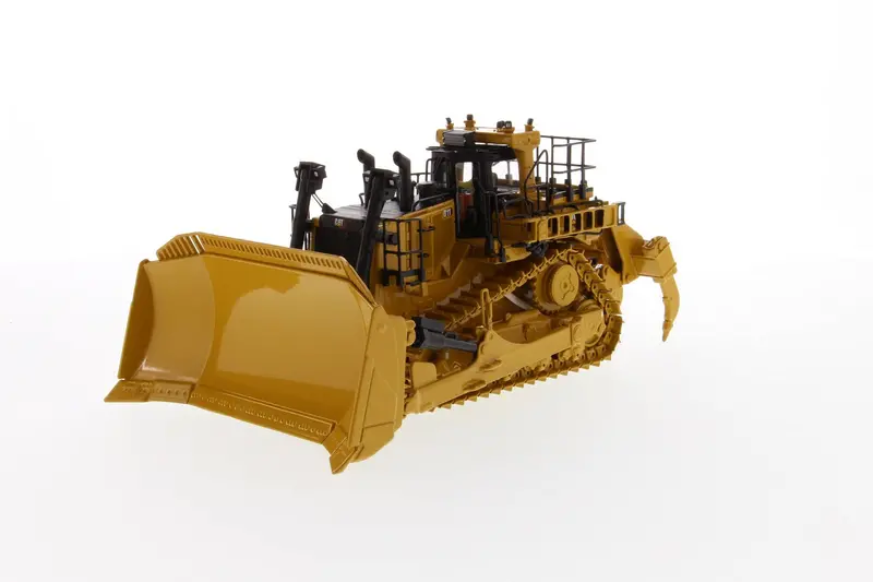 1:50 Cat D11 Fusion Track-Type Tractor -- Diecast Masters Caterpillar 85604 1