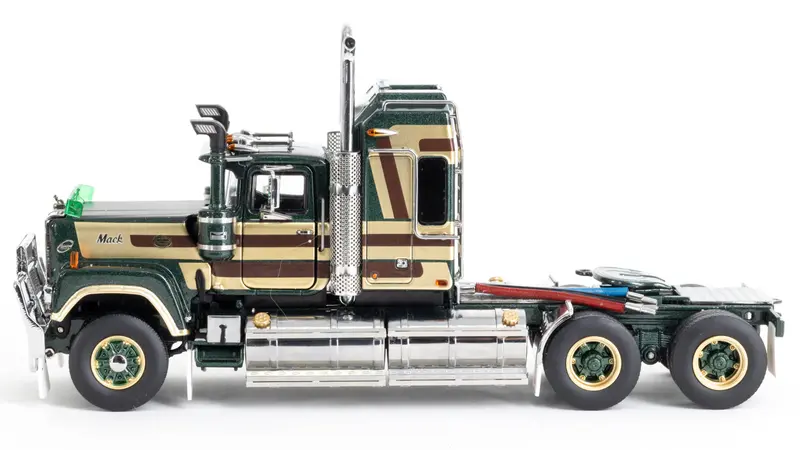 1:50 Mack Bicentennial Superliner -- Captain Bligh -- Drake Truck Z88010 2