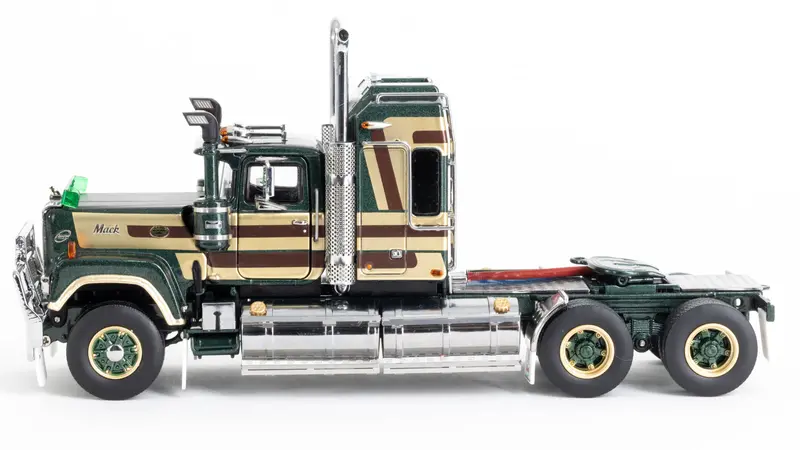 1:50 Mack Bicentennial Superliner -- William Hovell -- Drake Truck Z88005 2
