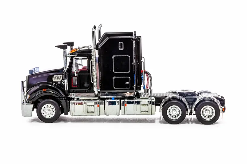 1:50 Mack Late Edition Superliner -- Black -- Drake Truck Z01516 2