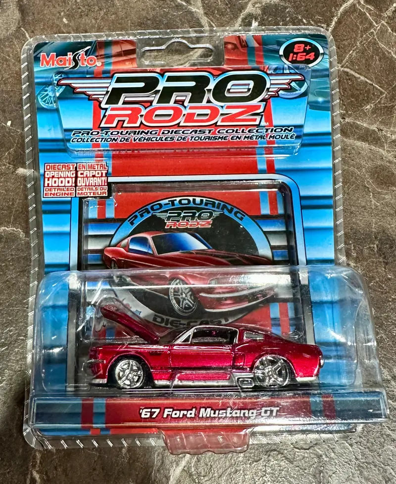 1:64 1967 Ford Mustang Gt -- Candy Red -- Maisto: Pro Rodz 1
