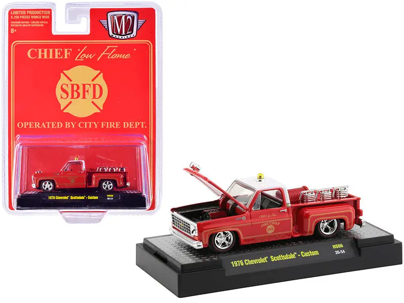 1:64 1976 Chevrolet Scottsdale Square Body -- Fire Chief Truck -- M2 Machines 1