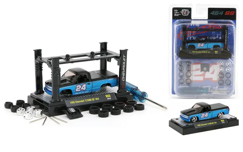 1:64 1992 Chevrolet C1500 Ss 454 -- Blue/Black -- M2 Machines Model Kits 1