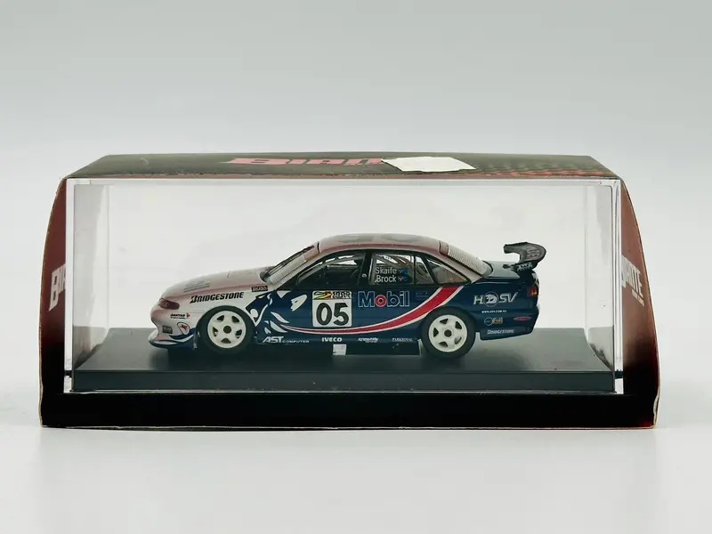 1:64 1997 Bathurst -- Brock/Skaife -- #05 Hrt Holden Vs Commodore -- Biante 2