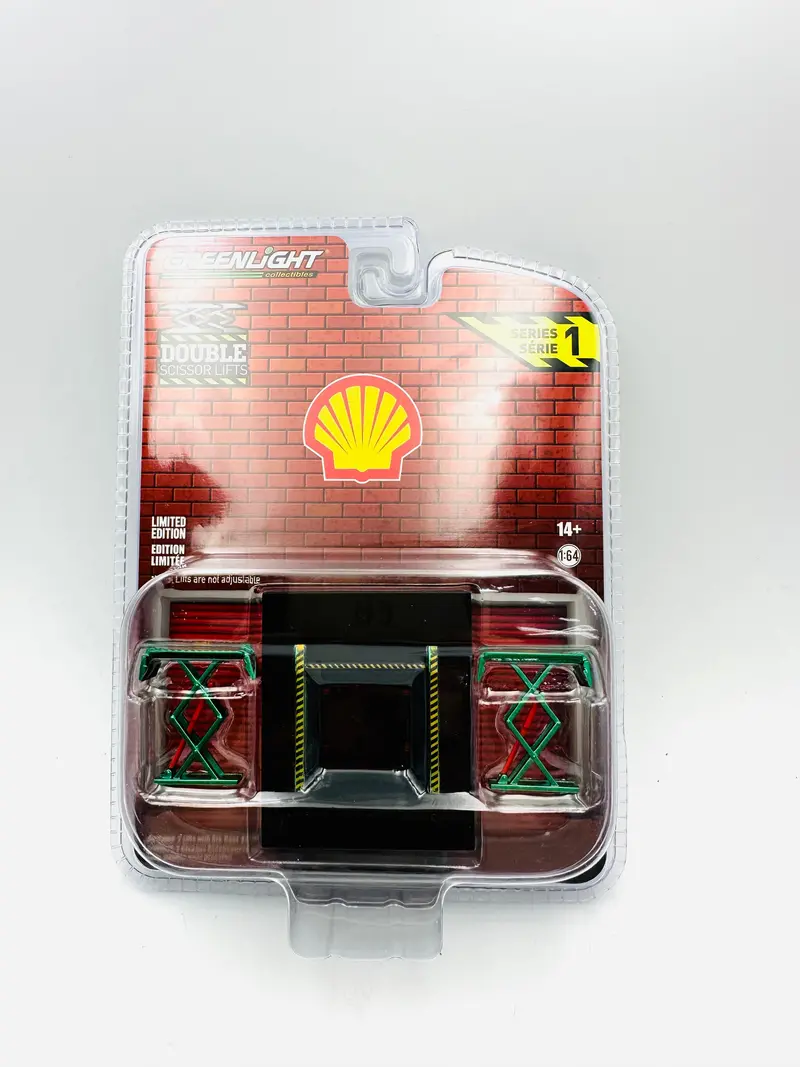 1:64 Automotive Double Scissor Lift -- Shell Oil -- Chase Version -- Greenlight 1