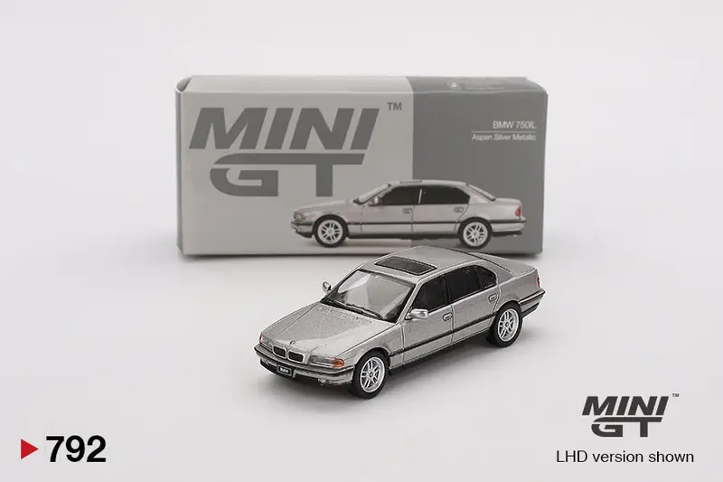 1:64 Bmw 750Il -- Aspen Silver Metallic -- Mini Gt Mgt00792 1