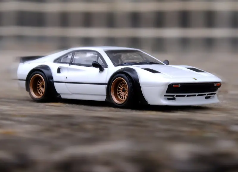 1:64 Ferrari 308 Gtb Lbwk Liberty Walk -- White -- Inno64 1