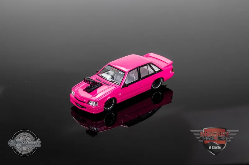 1:64 Holden Vk Commodore "Pink Meanie" -- Oz Wheels 2025 Diecast Expo 1