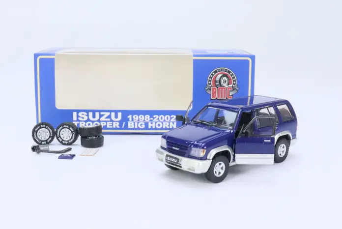 1:64 Isuzu Trooper/Big Horn (1998 - 2002) -- Purple Blue -- Bm Creations 1