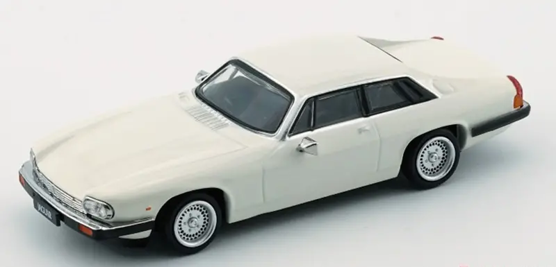 1:64 Jaguar Xj-S V12 1984 -- Glacier White -- Bm Creations 1