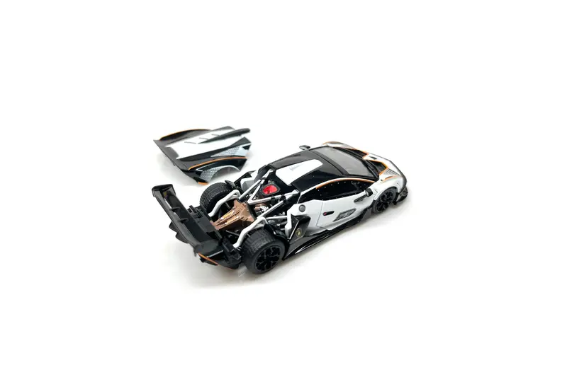 1:64 Lamborghini Essenza Scv12 -- White -- Hung Hing Collectibles 2