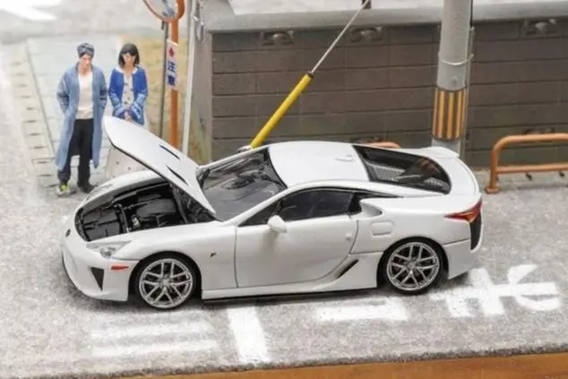 1:64 Lexus Lfa -- White -- Focal Horizon/Model 1 1