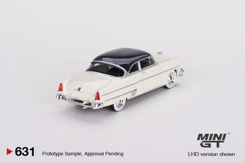 1:64 Lincoln Capri 1954 -- Arctic White / Atlantic Blue -- Mini Gt Mgt00631 2