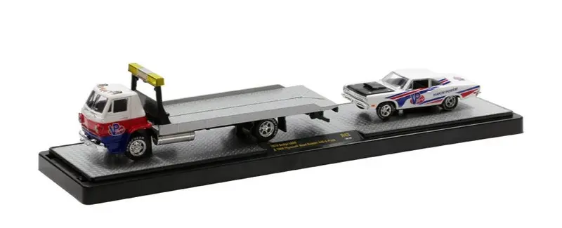 1:64 M2 Machines Auto Haulers - 1970 Dodge L600 & 1969 Plymouth Road Runner 1