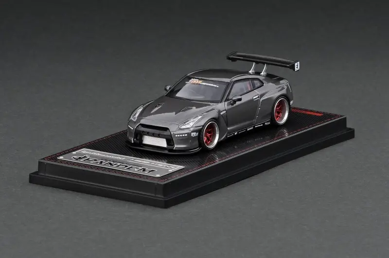 1:64 Nissan R35 Gt-R -- Pandem Gun Metallic Grey -- Ignition Model 1