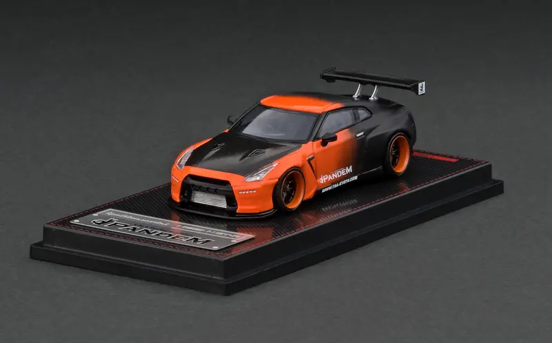 1:64 Nissan R35 Gt-R -- Pandem Orange / Black -- Ignition Model 1