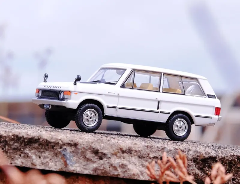 1:64 Range Rover "Classic" -- White -- Inno64 1