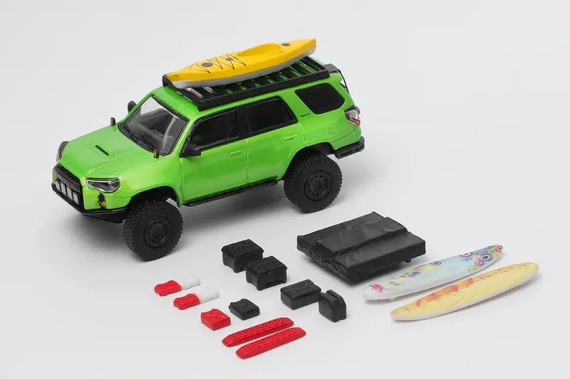 1:64 Toyota 4Runner Widebody 2018 -- Green W/Accessories -- Gcd 1