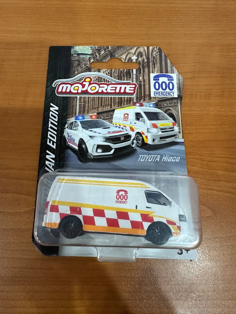 1:64 Toyota Hiace -- 000 Emergency Ambulance -- Majorette: Australia 2